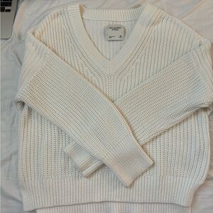 Abercrombie & Fitch long sleeve white oversized sweater size medium